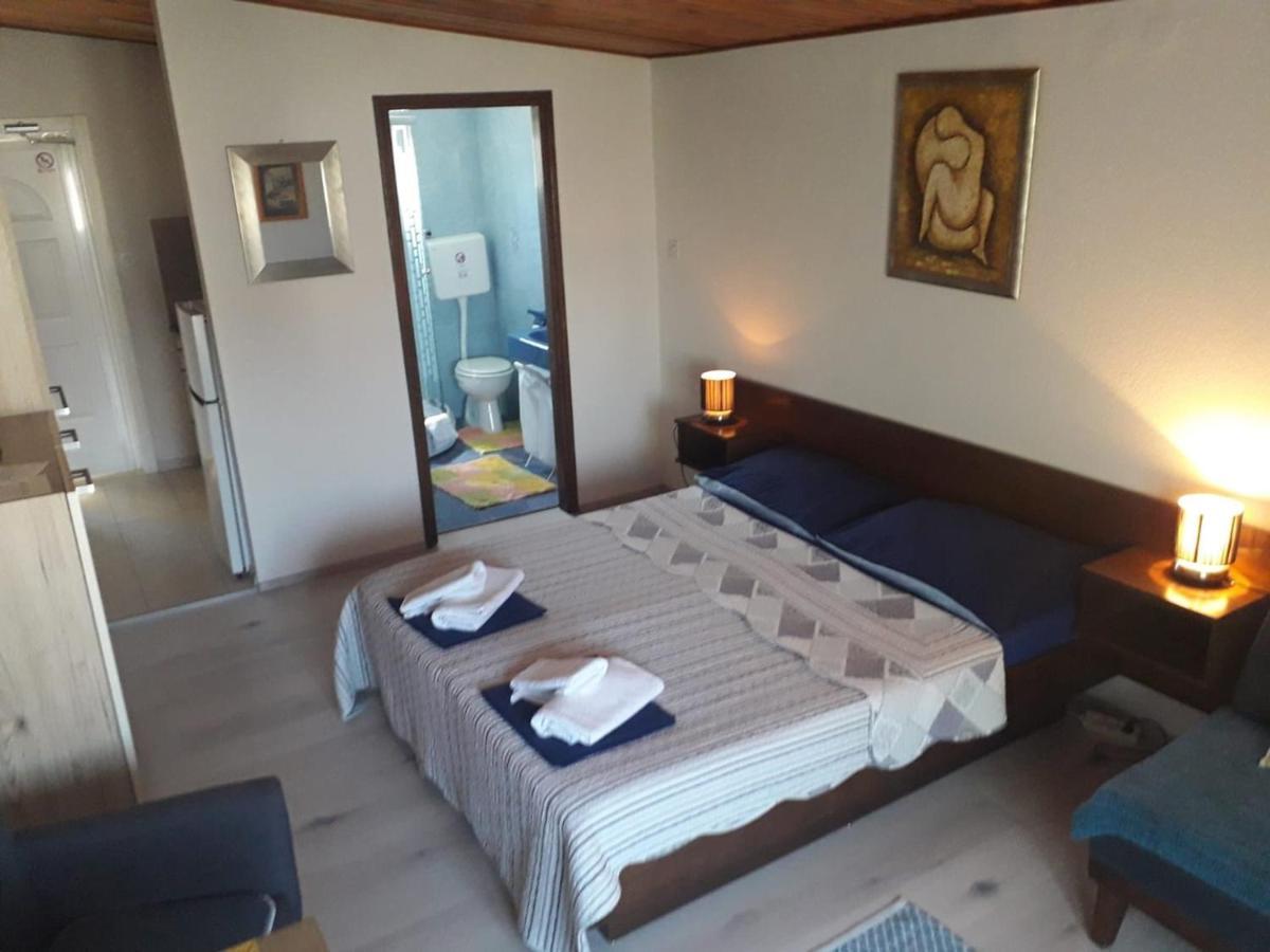 Apartments Carev 1293 Jezera Ngoại thất bức ảnh