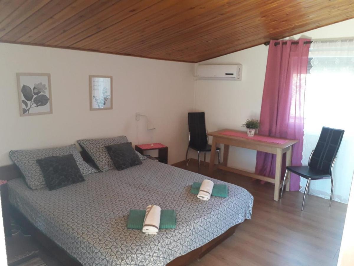 Apartments Carev 1293 Jezera Ngoại thất bức ảnh