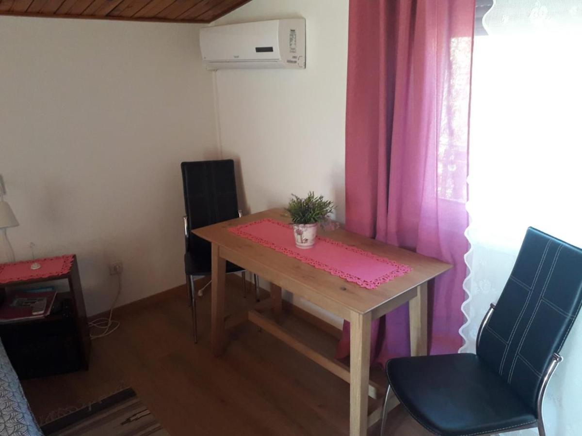 Apartments Carev 1293 Jezera Ngoại thất bức ảnh